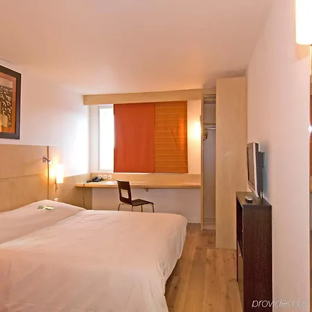 Hotel Ibis Ferrand Montferrand 3*